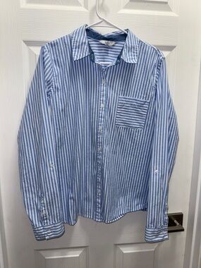 croft & barrow Blue and White Vertical Stripe Button-Down Shirt